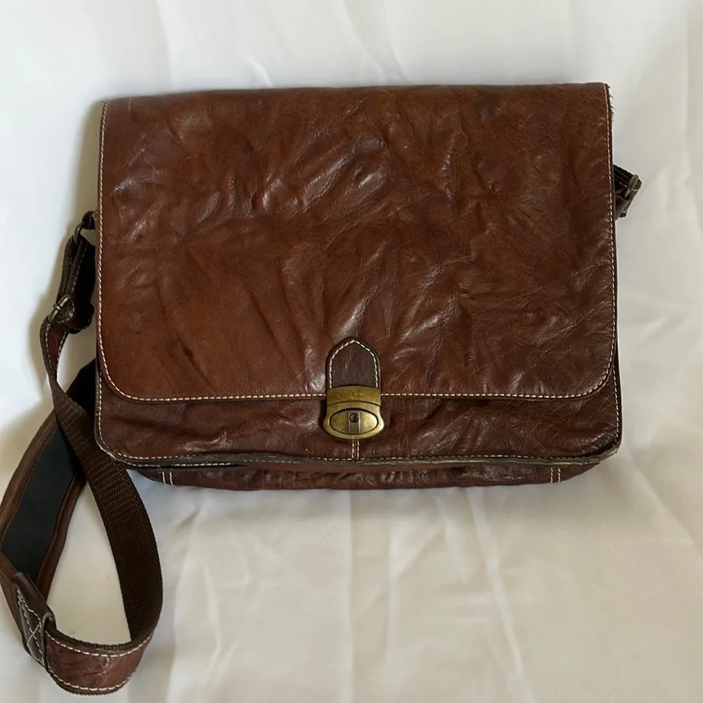 Vintage Wilson’s Leather Brown Crinkled Leather Shoulder Laptop Computer Bag
